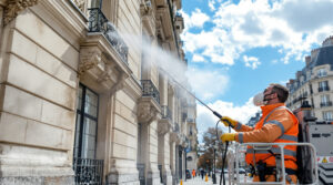 entreprise de dépigeonnage à paris 17e : découvrez nos tarifs compétitifs et nos prestations professionnelles pour le nettoyage des fientes de pigeons. solutions efficaces et durables.